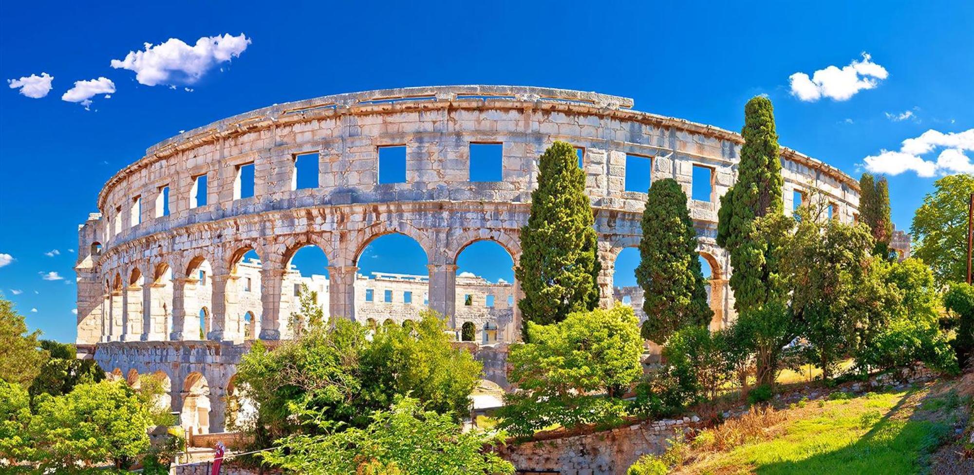 Wohnung In Pula Mit Privatem Parkplatz Stinjan Bagian luar foto